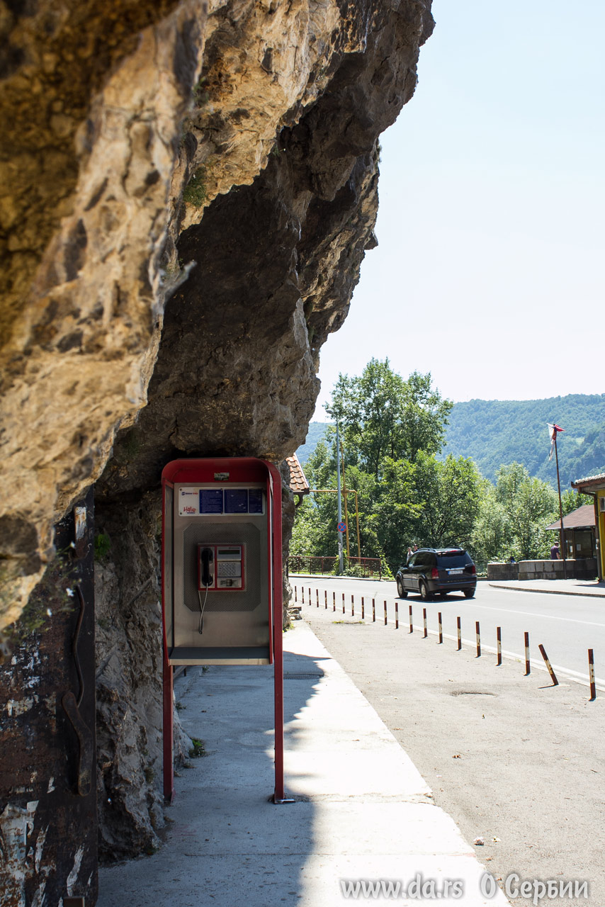 Будка уместилась точно по размеру