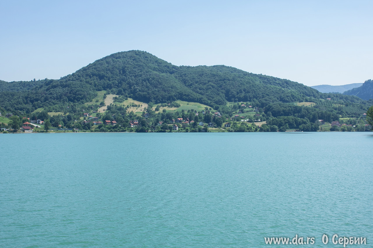 Обычно вода в Дрине изумрудная