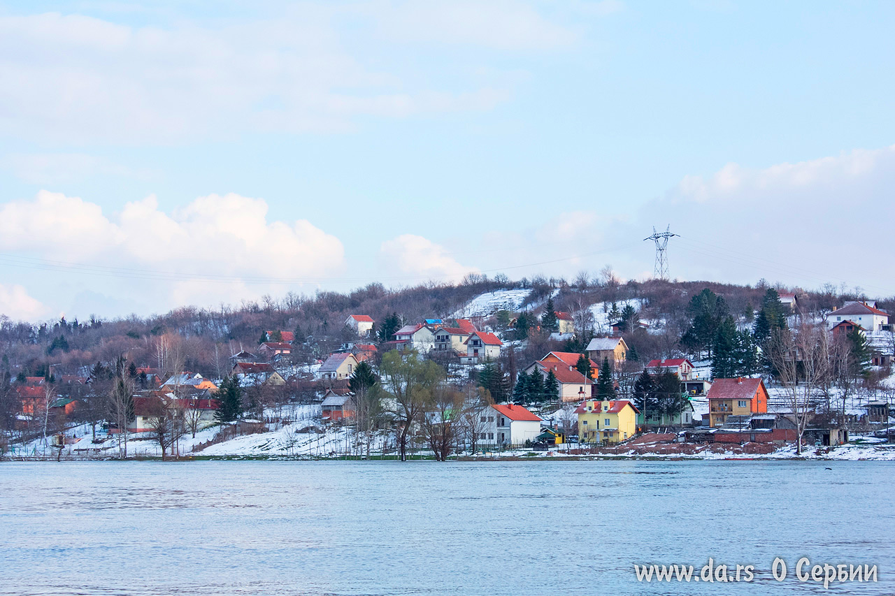 Зима в Сербии: Дачный поселок