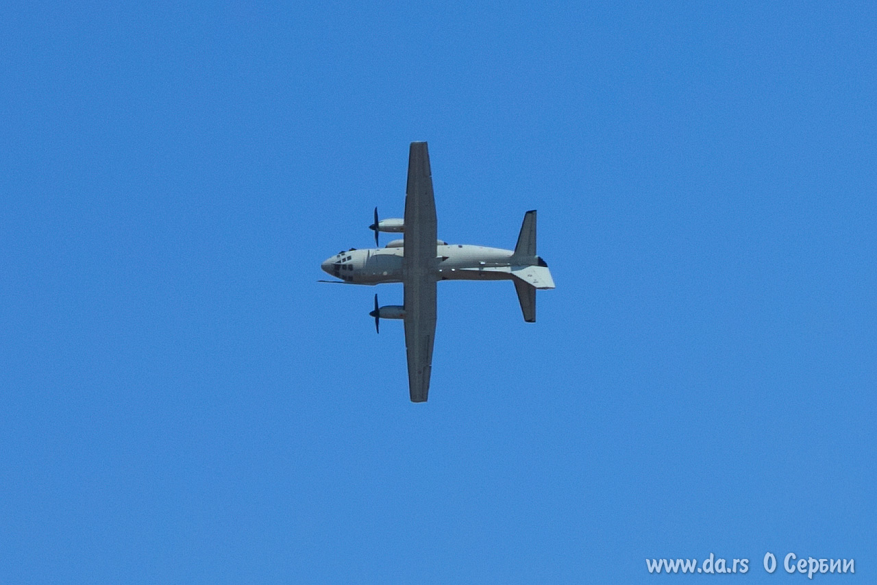 C-27J Spartan выполняет бочку