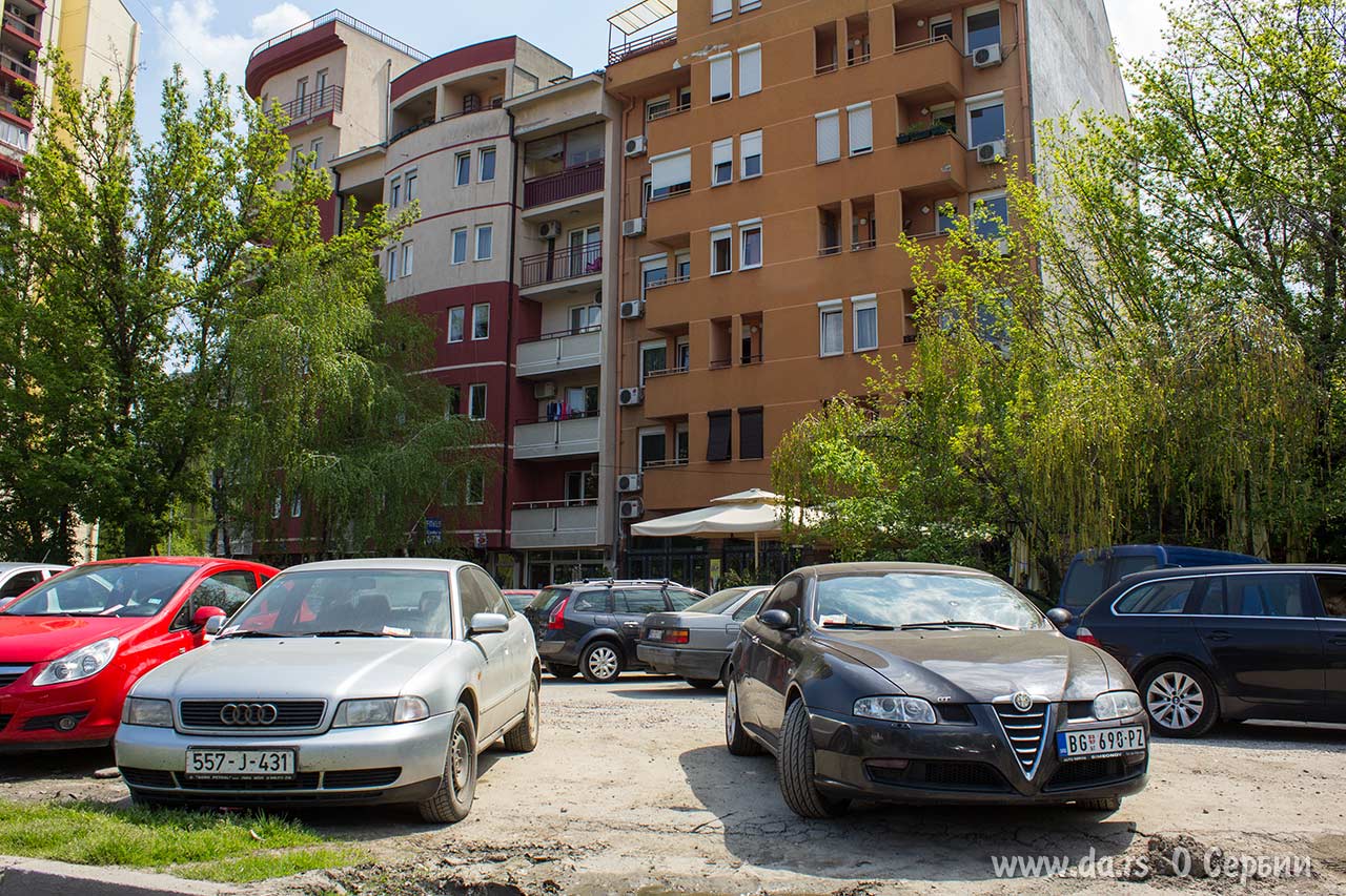 Парковка во дворе