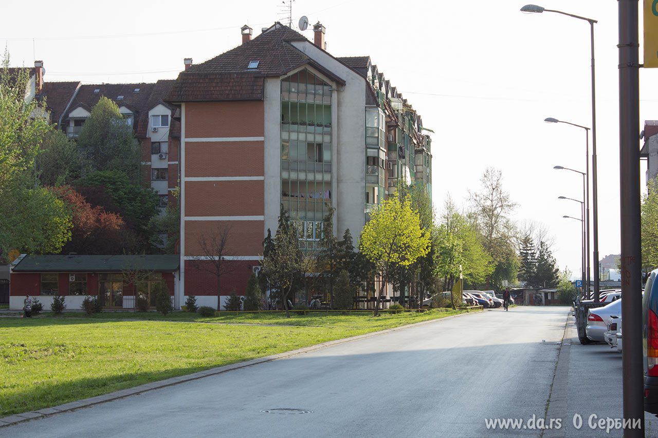 Улица Партизанских База